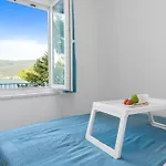 Jula Seafront Apartment