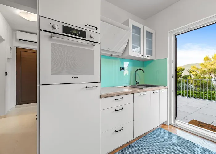 Jula Seafront * Donji Karin