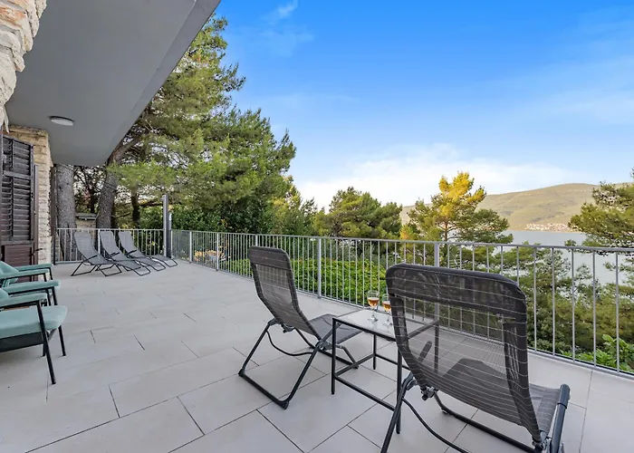 Jula Seafront Donji Karin