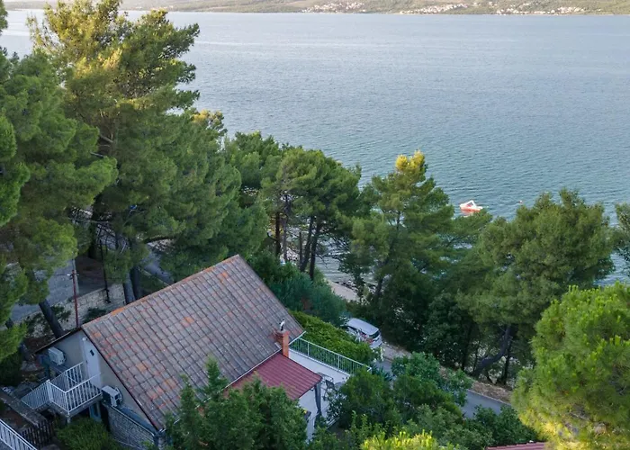 Jula Seafront * Donji Karin