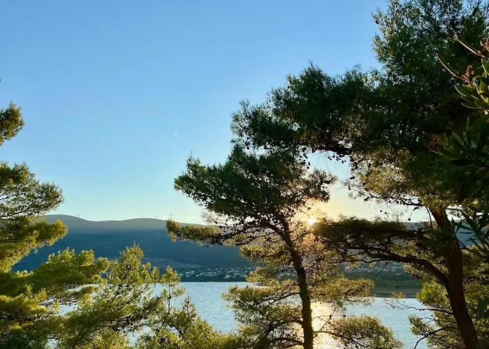 Jula Seafront Donji Karin