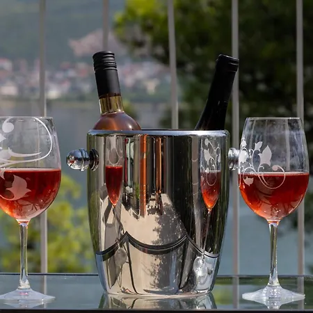 Apartamento Jula Seafront *