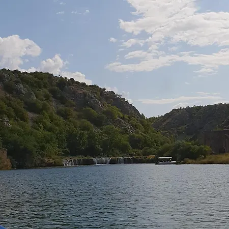 Apartamento Jula Seafront Donji Karin