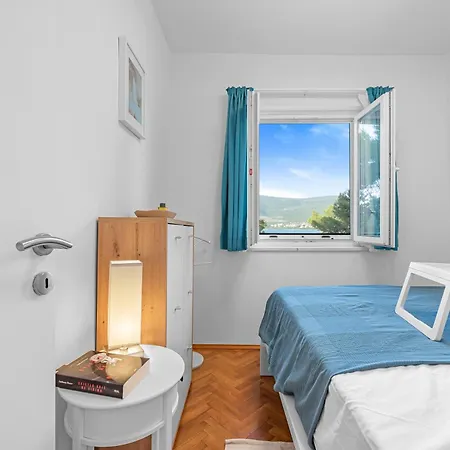 Jula Seafront Apartment Donji Karin