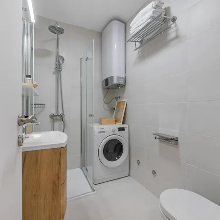 Apartment Jula Seafront Donji Karin