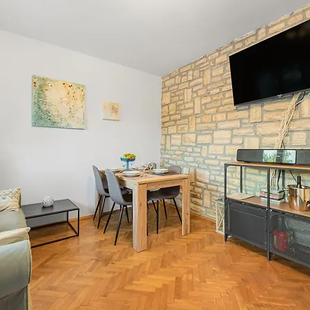 Jula Seafront Apartment Donji Karin